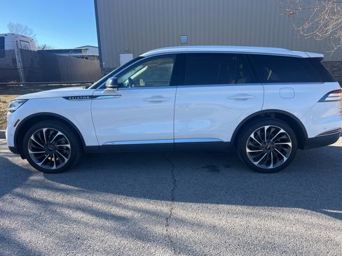 Used 2020 Lincoln Aviator Reserve w/ Equipment Group 201A image 9