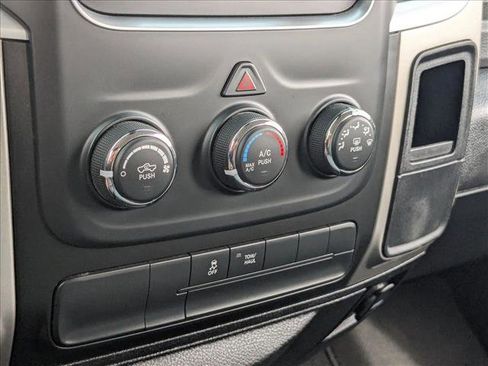 Used 2019 RAM 1500 Classic SLT image 14