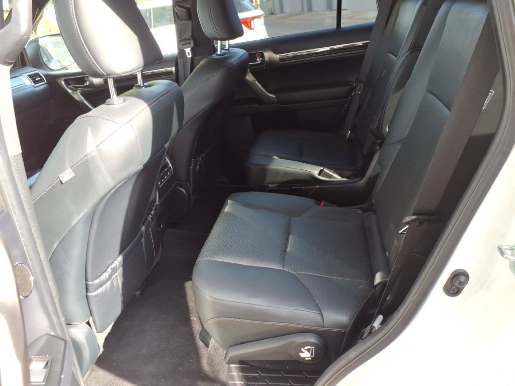 Used 2023 Lexus GX 460 Luxury w/ Sport Design Package AWD/4WD image 11