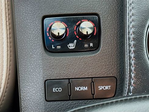 Certified 2016 Toyota Avalon XLE Premium FWD image 22