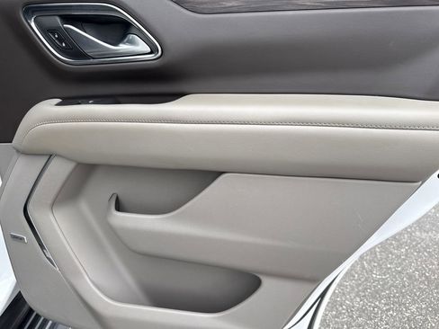 Used 2022 Chevrolet Tahoe LT w/ Luxury Package image 10