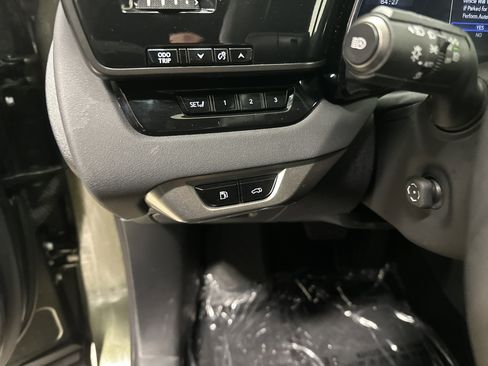 Used 2025 Lexus RX 350h w/ Accessory Package image 37