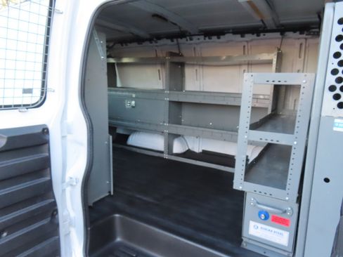 Used 2015 Chevrolet Express 2500 image 15