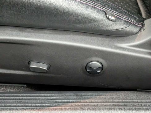 Used 2023 Dodge Challenger R/T image 17