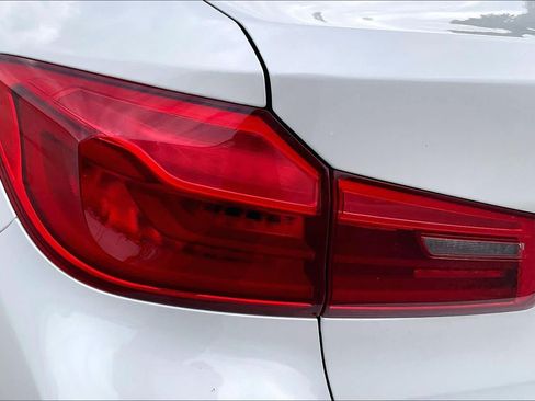 Used 2019 BMW 530i w/ Luxury Package RWD image 26