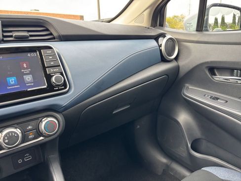 Used 2025 Nissan Versa SV FWD image 33