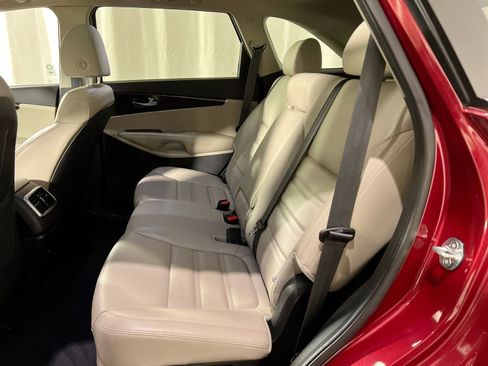 Used 2020 Kia Sorento EX image 25