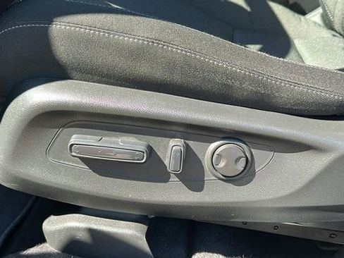 Used 2024 Honda CR-V EX image 10