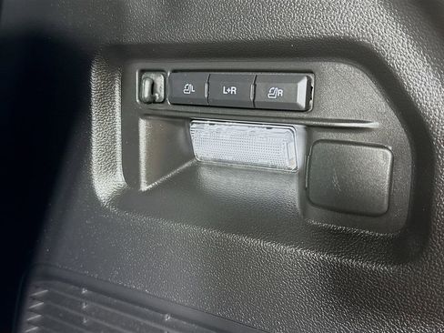 Used 2024 Ford Explorer Platinum w/ Technology Package image 40