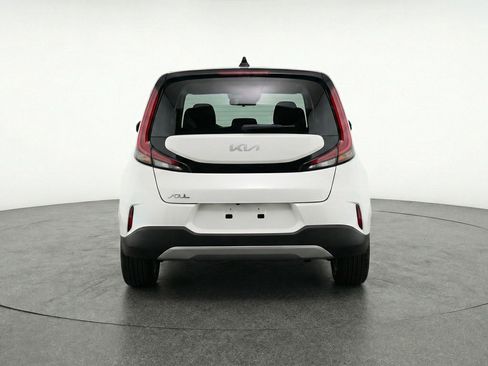 Used 2025 Kia Soul LX w/ LX Technology Package FWD image 7