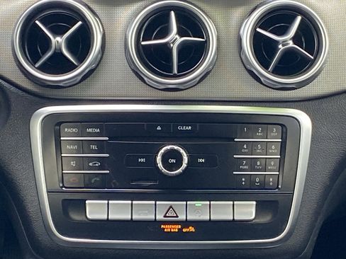 Used 2019 Mercedes-Benz GLA 250 image 14