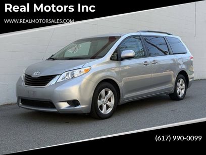 Used 2011 Toyota Sienna LE w/ Towing Pkg