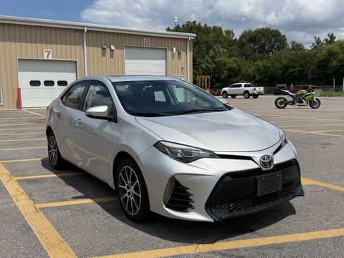 Used 2017 Toyota Corolla SE 50th Anniversary FWD image 3