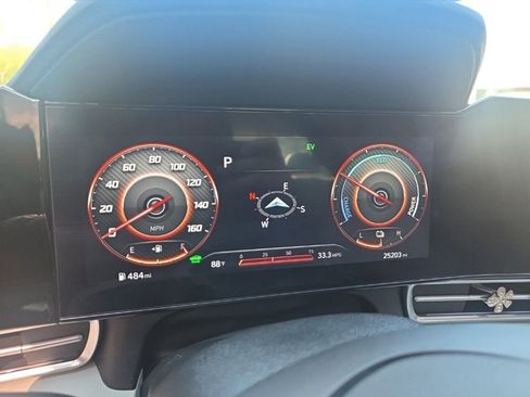 Used 2023 Hyundai Elantra Limited FWD image 10