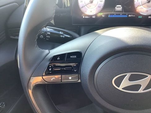 Certified 2025 Hyundai Elantra SEL image 26