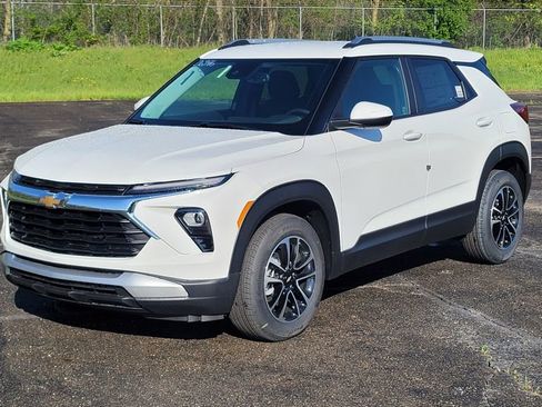 New 2026 Chevrolet TrailBlazer LT FWD image 5