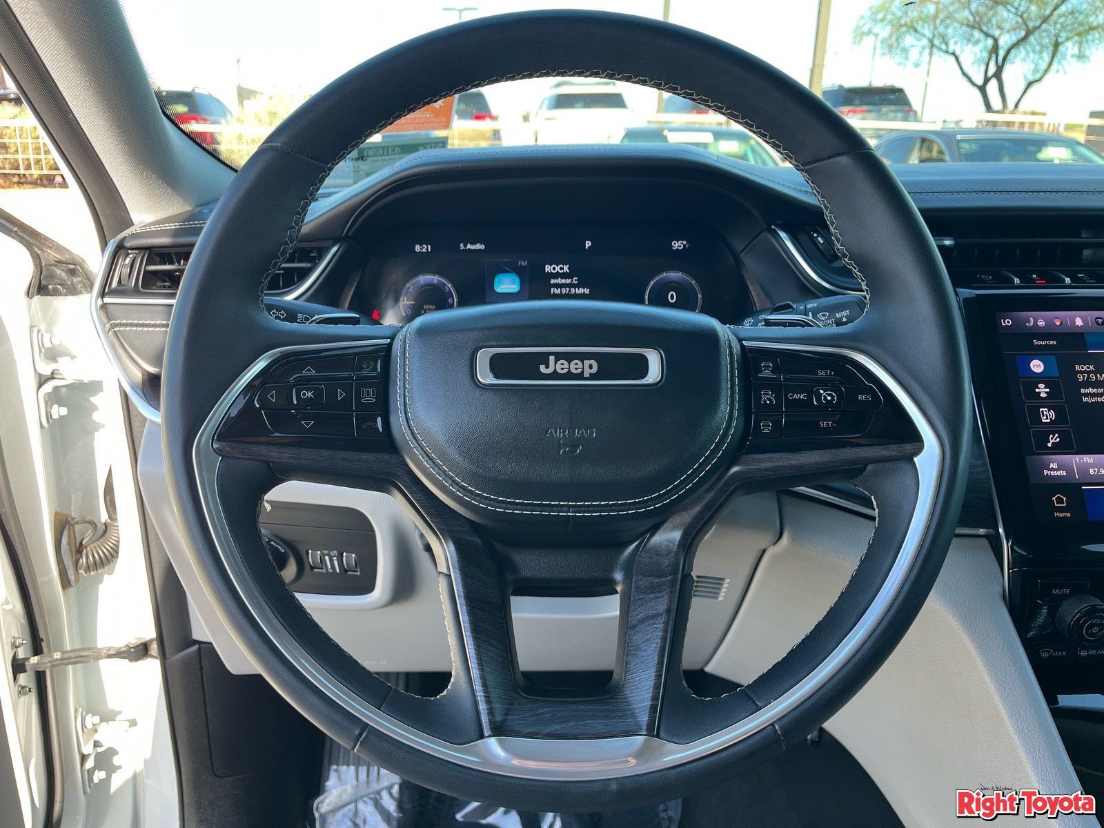 Used 2023 Jeep Grand Cherokee L Overland AWD/4WD image 21