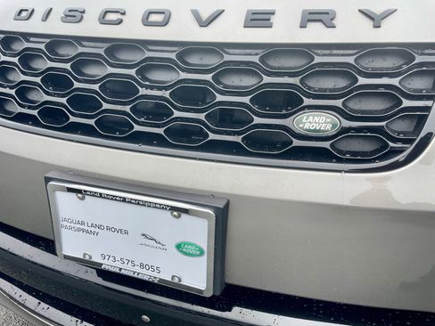 Certified 2024 Land Rover Discovery Dynamic SE image 35