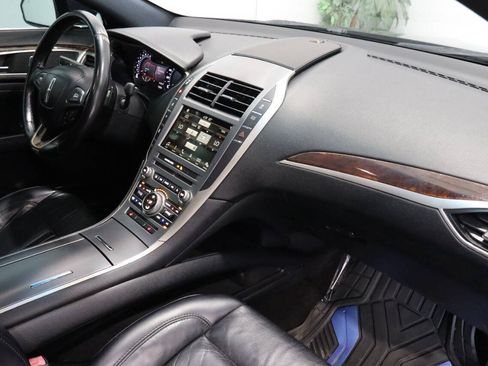 Used 2018 Lincoln MKZ Select w/ Select Plus Package FWD image 9