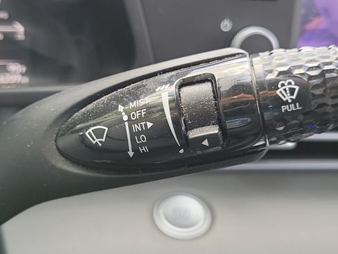 Used 2023 Hyundai Elantra Blue FWD image 29