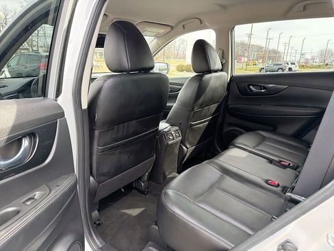 Used 2018 Nissan Rogue SL AWD/4WD image 12
