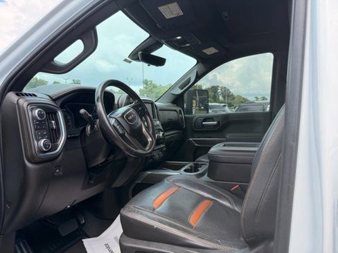 Used 2022 GMC Sierra 2500 AT4 w/ AT4 Premium Plus Package AWD/4WD image 2