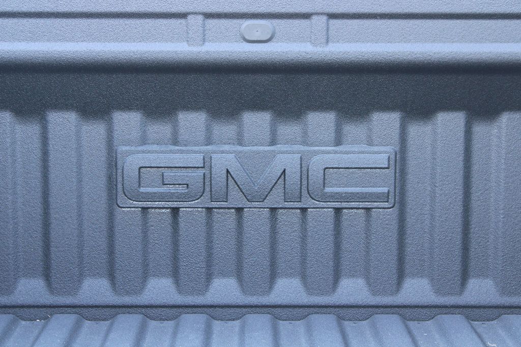 Used 2026 GMC Sierra 1500 Elevation w/ Elevation Select Package AWD/4WD image 18