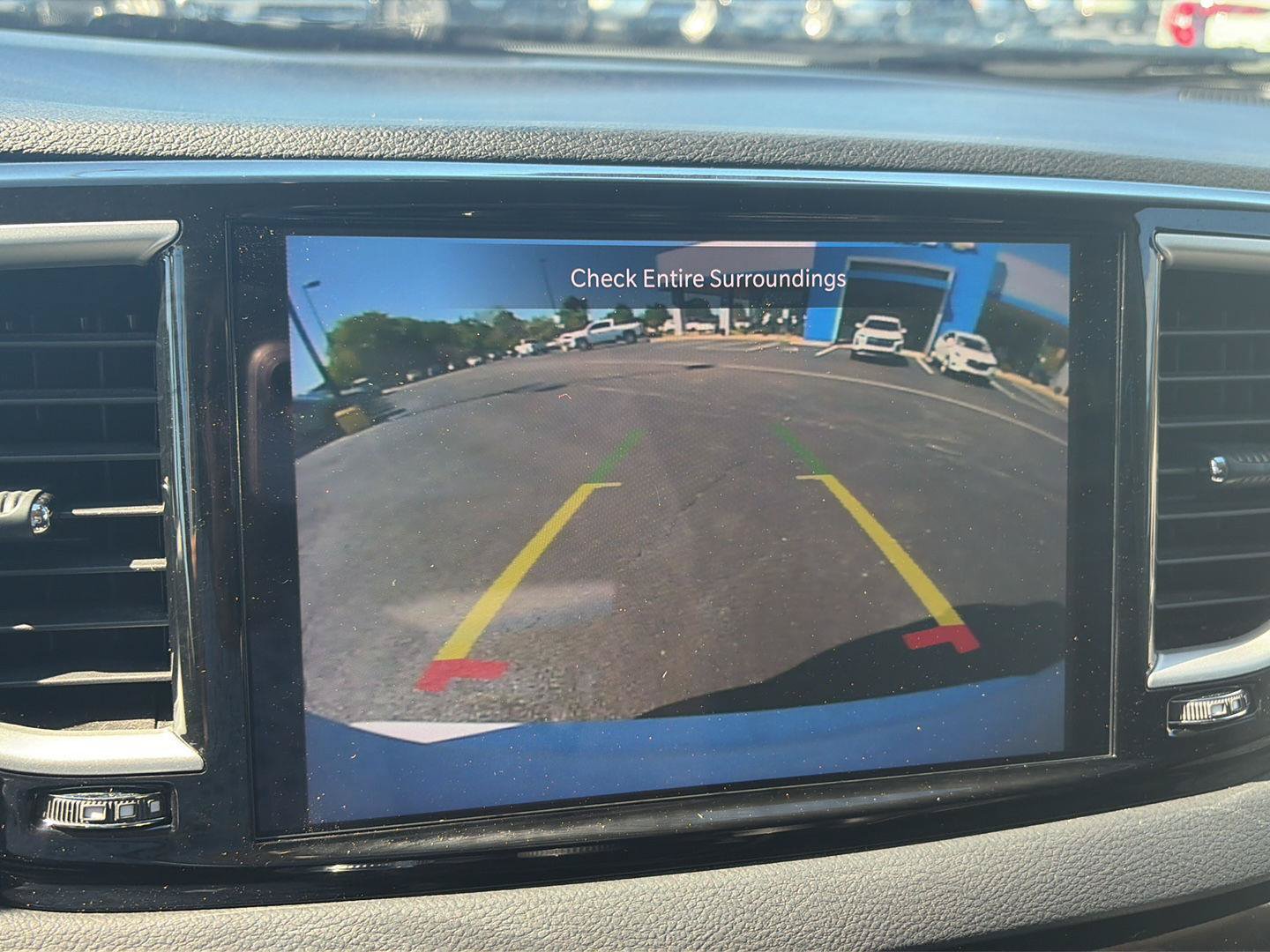 Used 2024 Chrysler Pacifica Touring-L FWD image 28