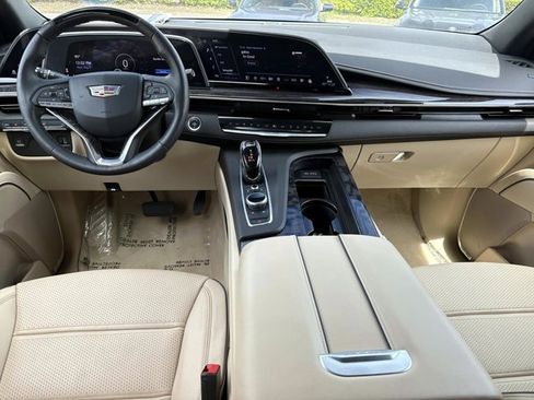 Used 2022 Cadillac Escalade ESV Premium Luxury AWD/4WD image 18