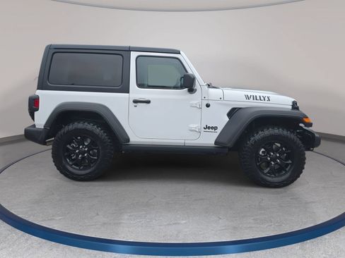 Used 2022 Jeep Wrangler Sport AWD/4WD image 4