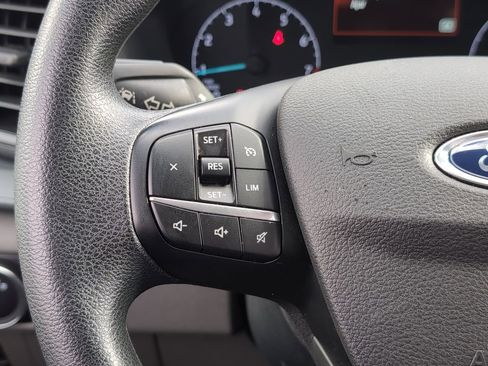 Used 2023 Ford Transit 350 XLT image 6