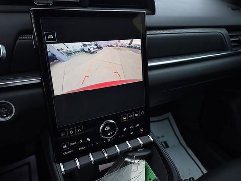 Used 2025 GMC Terrain Elevation w/ Elevation Premium Package image 15