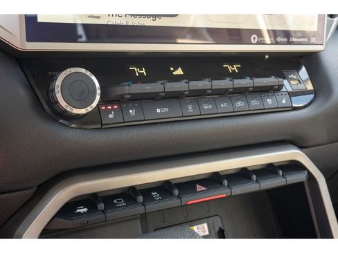 Used 2024 Toyota Tundra Limited image 21