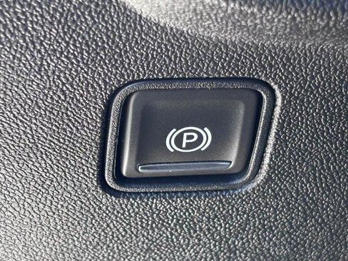 Used 2024 GMC Terrain SLE FWD image 21