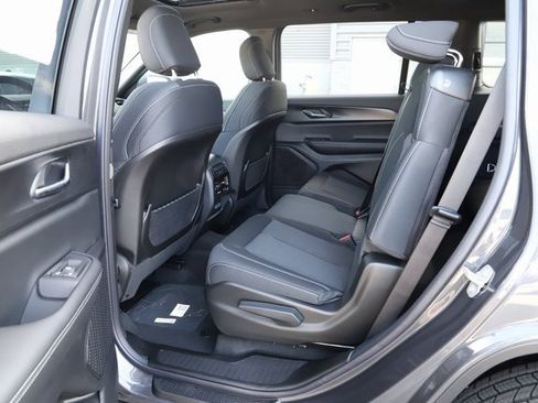 New 2025 Jeep Grand Cherokee L Laredo image 16