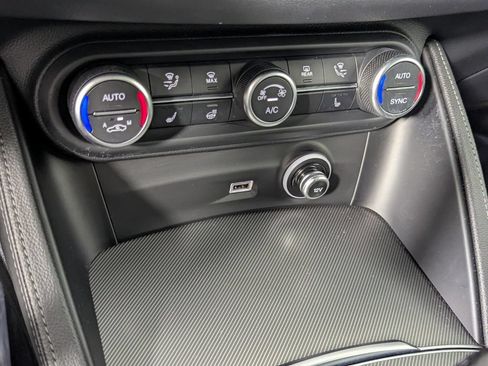 Used 2023 Alfa Romeo Stelvio Veloce AWD/4WD image 23