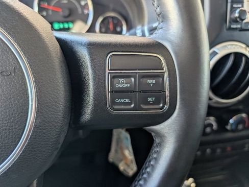 Used 2017 Jeep Wrangler Unlimited Rubicon w/ Connectivity Group image 16