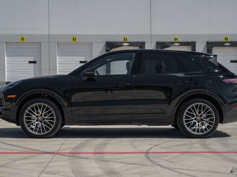 Used 2019 Porsche Cayenne AWD/4WD image 25