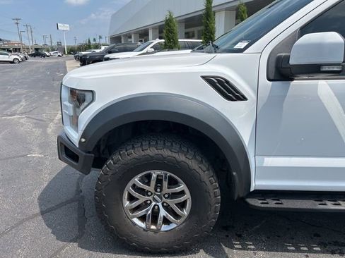 Used 2018 Ford F150 Raptor w/ Equipment Group 802A Luxury AWD/4WD image 9