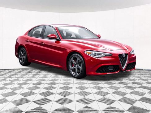 Used 2017 Alfa Romeo Giulia AWD w/ Sport Appearance Package image 15