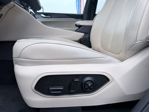 Used 2024 Jeep Grand Cherokee Limited image 11