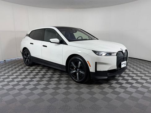 Certified 2022 BMW iX xDrive50 w/ Convenience Package image 7