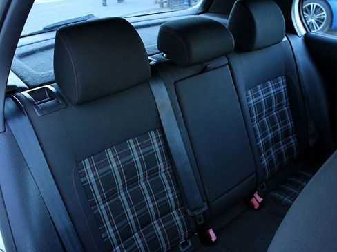 Used 2011 Volkswagen GTI 4-Door image 17