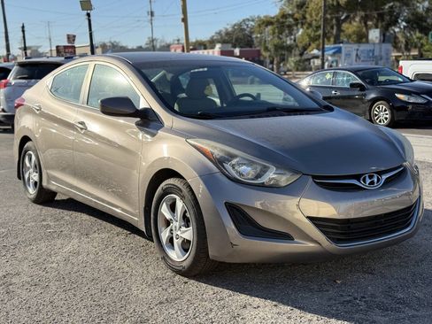 Used 2015 Hyundai Elantra SE FWD image 9