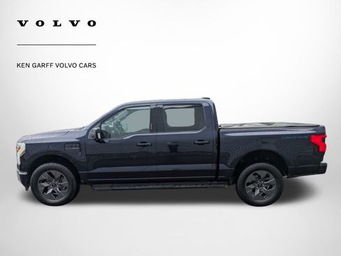 Used 2022 Ford F150 Lightning Lariat image 7