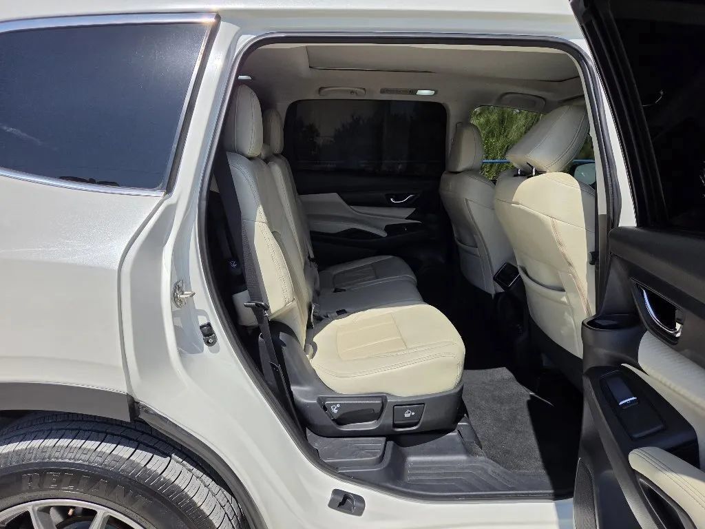 Used 2020 Subaru Ascent Premium w/ Sport Package AWD/4WD image 20