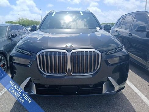 Used 2024 BMW X7 xDrive40i w/ Premium Package AWD/4WD image 4