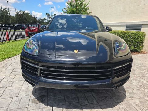 Used 2022 Porsche Cayenne AWD/4WD image 2