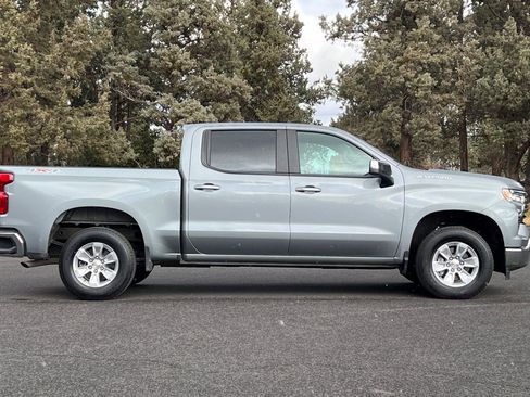 Used 2025 Chevrolet Silverado 1500 LT image 3