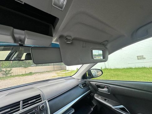 Used 2017 Toyota Camry SE FWD image 35